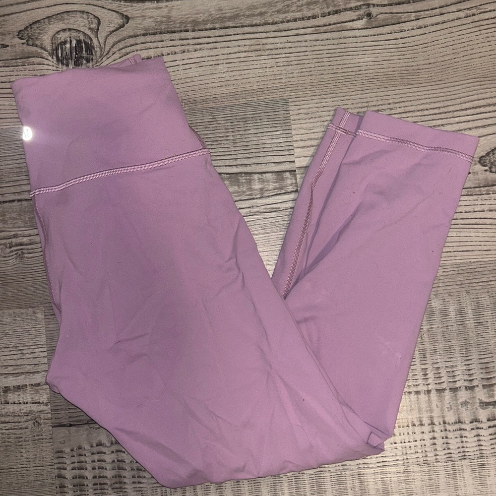 Women’s Lululemon wunder train crops
